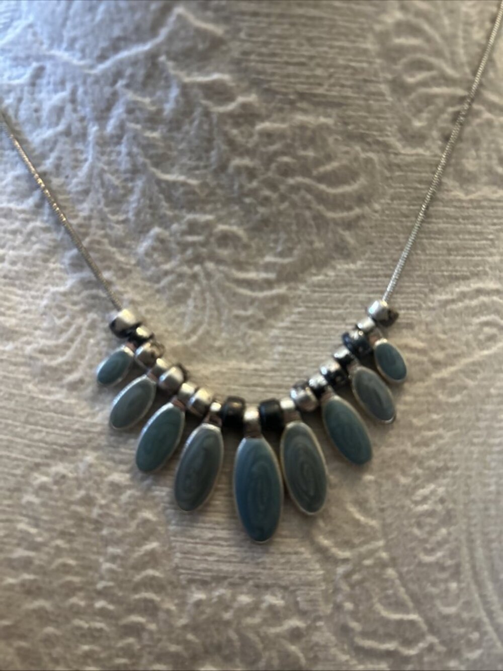 Vintage Worthington Earthy Green Stone Necklace See Pictures